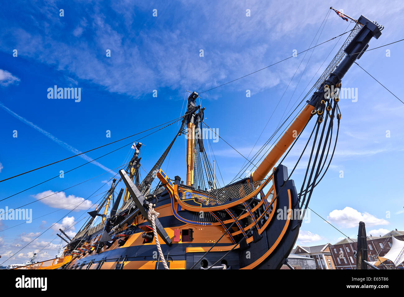 Erstklassiges linienschiff Fotos und Bildmaterial in hoher Auflösung