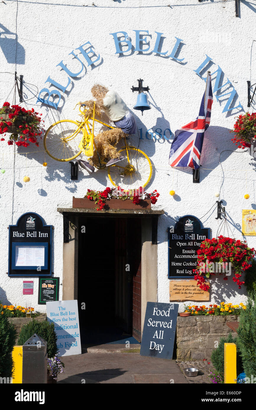 Eingang zum Blue Bell Inn, Kettlewell, North Yorkshire Stockfoto