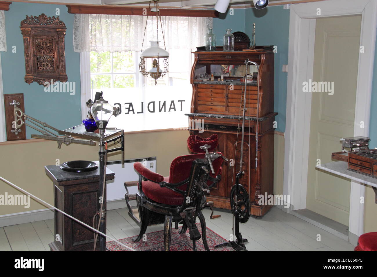 Zahnärztliche Chirurgie, Thanem Haus, Sverresborg Trøndelag Folkemuseum, Trondheim, Sør-Trøndelag, Norwegen, Skandinavien, Europa Stockfoto