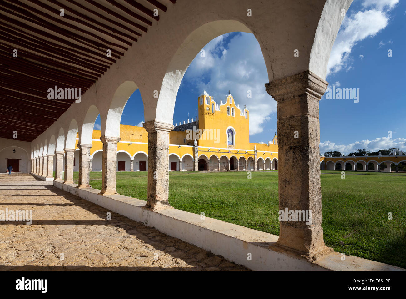 Die Ex Kloster San Antonio de Padua in Izamal, Yucatan, Mexiko. Stockfoto