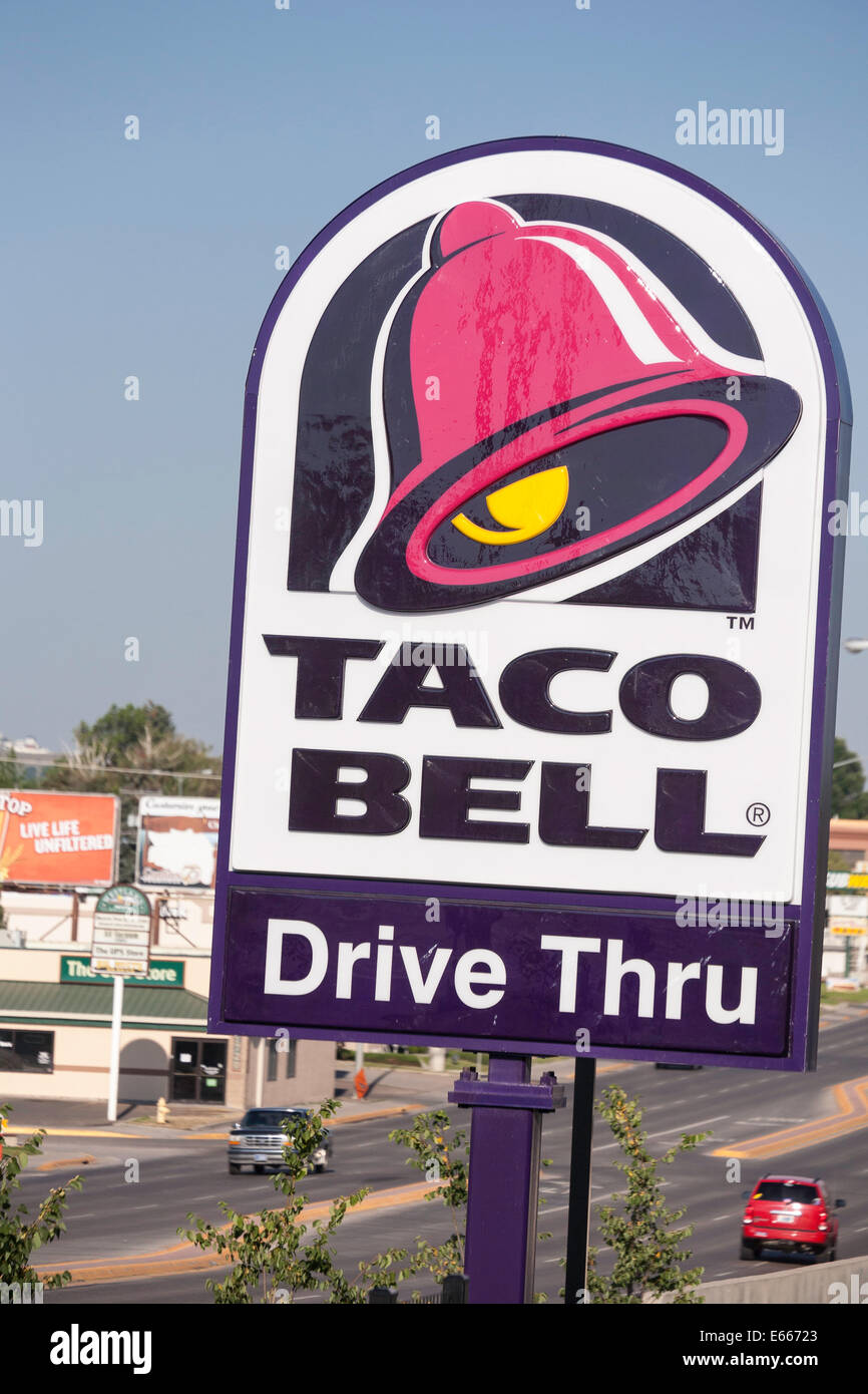 Taco Bell Fastfood Straßenschild, Great Falls, MT, USA Stockfoto