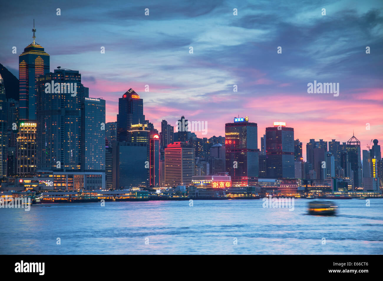 Central und Sheung Wan Skyline bei Sonnenuntergang, Hong Kong Island, Hongkong Stockfoto