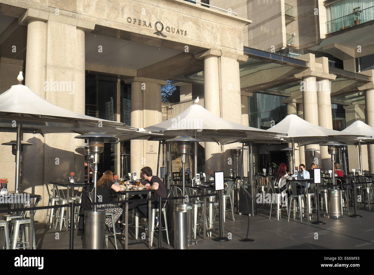 Osten circular Quay im Stadtzentrum von Sydney mit Opera Quays Restaurant Café bar Stockfoto