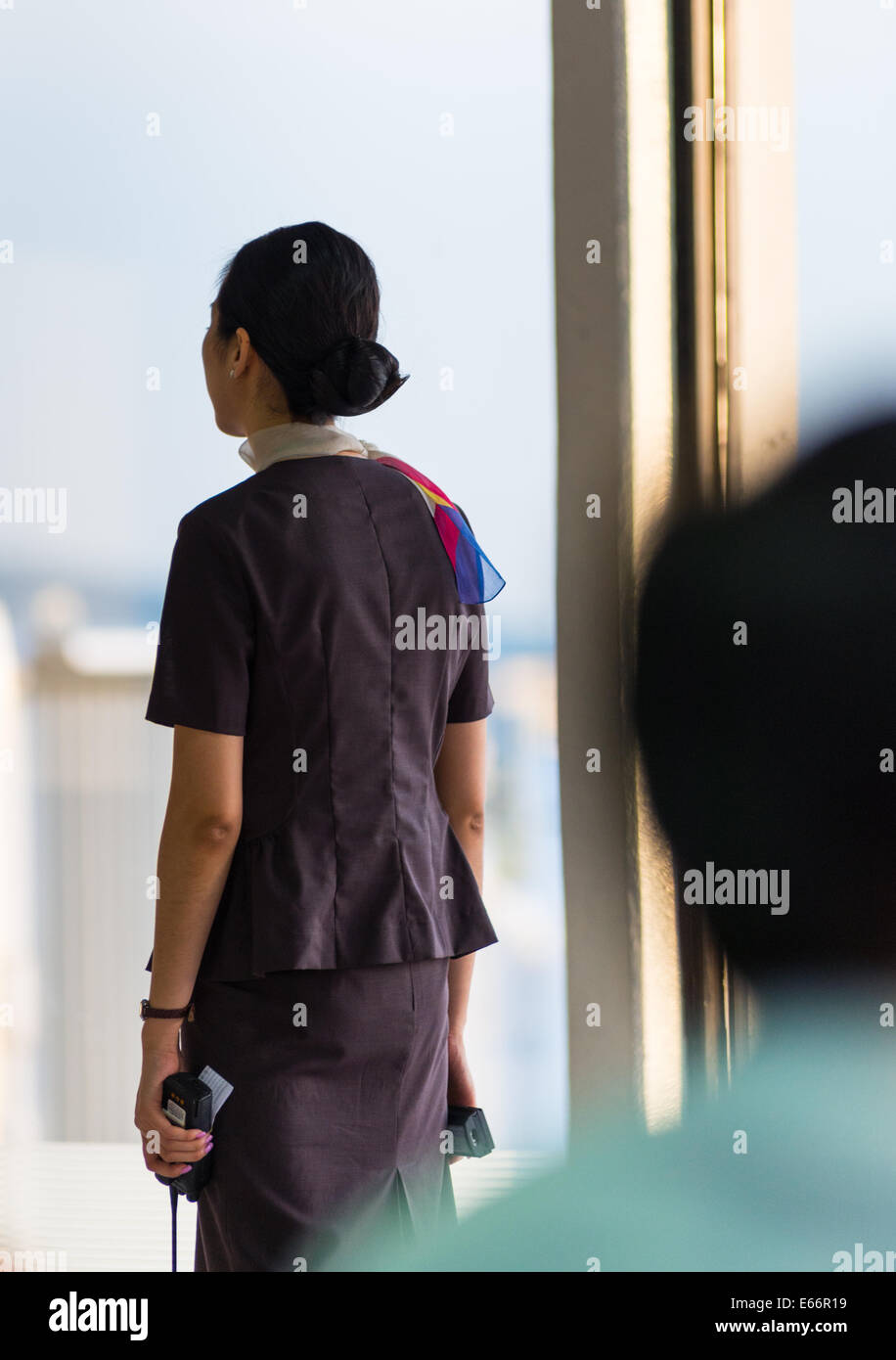 Korean Air Stewardess für Asiana Airlines am Flughafen Seoul, Südkorea. Stockfoto