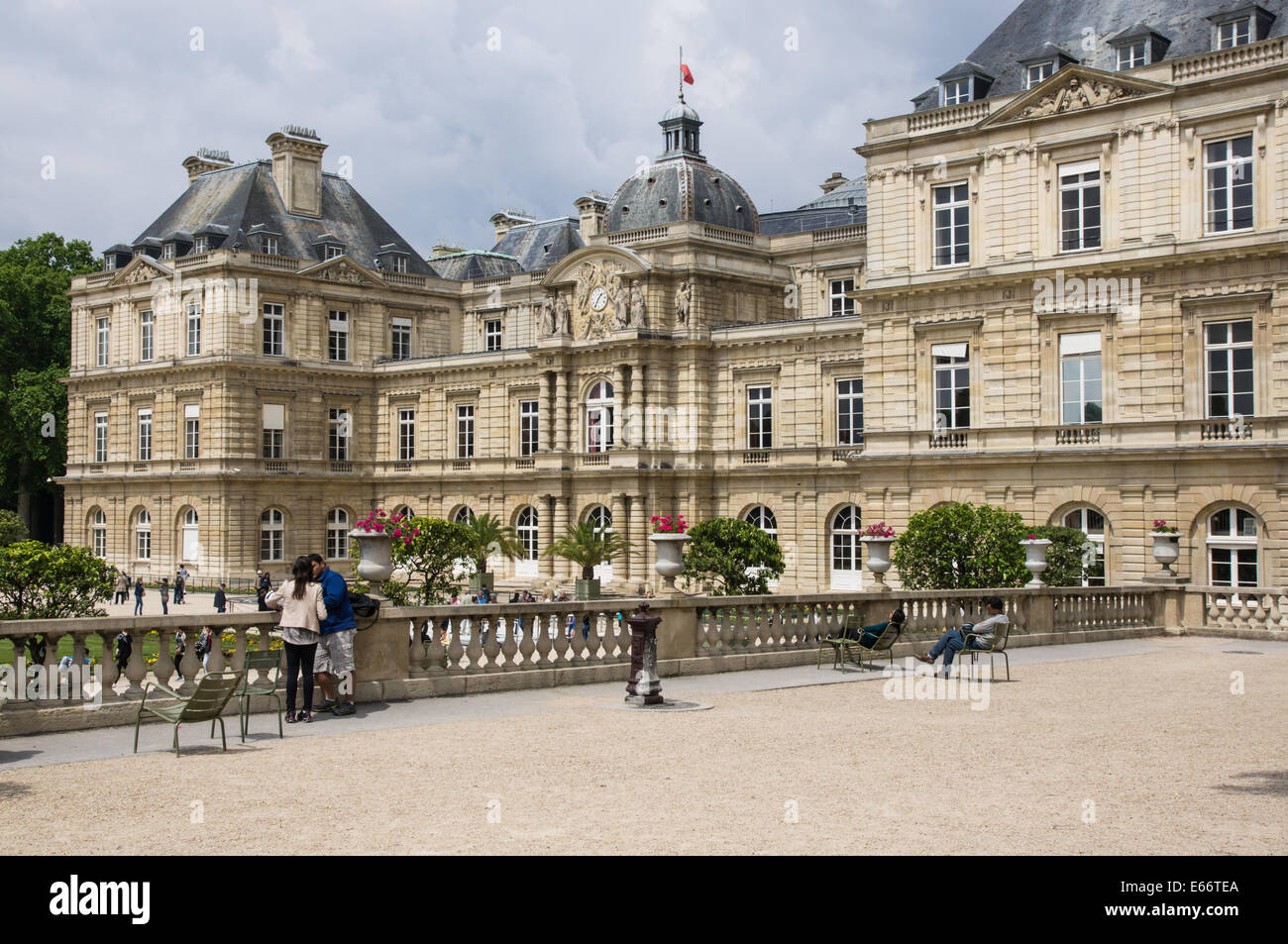 Das Palais du Luxembourg im Jardin du Luxembourg, der Jardin du Luxembourg in Paris, Frankreich Stockfoto