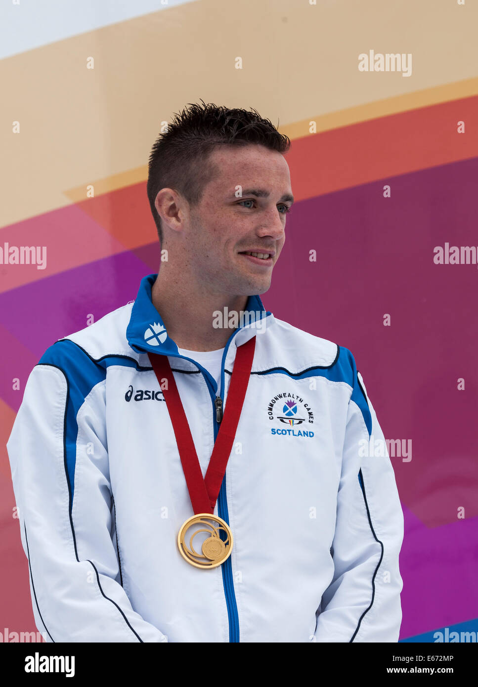 Josh Taylor, Goldmedaille Boxer (Halbweltergewicht) in George Square nach der Team-Schottland-Parade durch Glasgow. Stockfoto