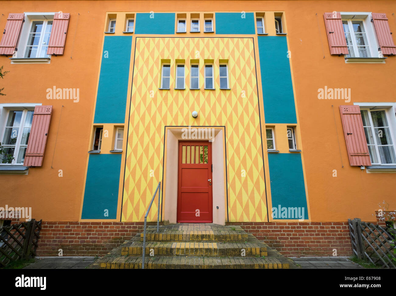 Haustür eingehend Gartenstadt, (Gartenstadt), Wohnsiedlung ein UNESCO-Weltkulturerbe am Falkenberg in Berlin Deutschland Stockfoto