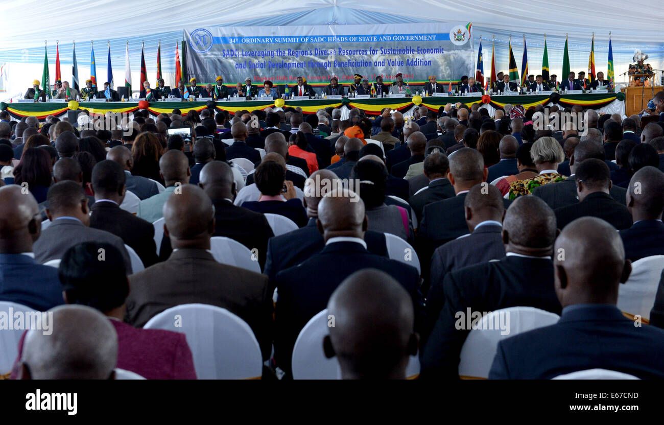 (140817)--VICTORIAFÄLLE, 17. August 2014 (Xinhua)--die 34. der Southern African Development Community (SADC) Staats- und Regierungschefs Gipfeltreffen im Viktoria-Fälle, Nord-Simbabwe, 17. August 2014. Die Tagung eröffnet hier Sonntag. (Xinhua/Wang Bo) (Dzl) Stockfoto