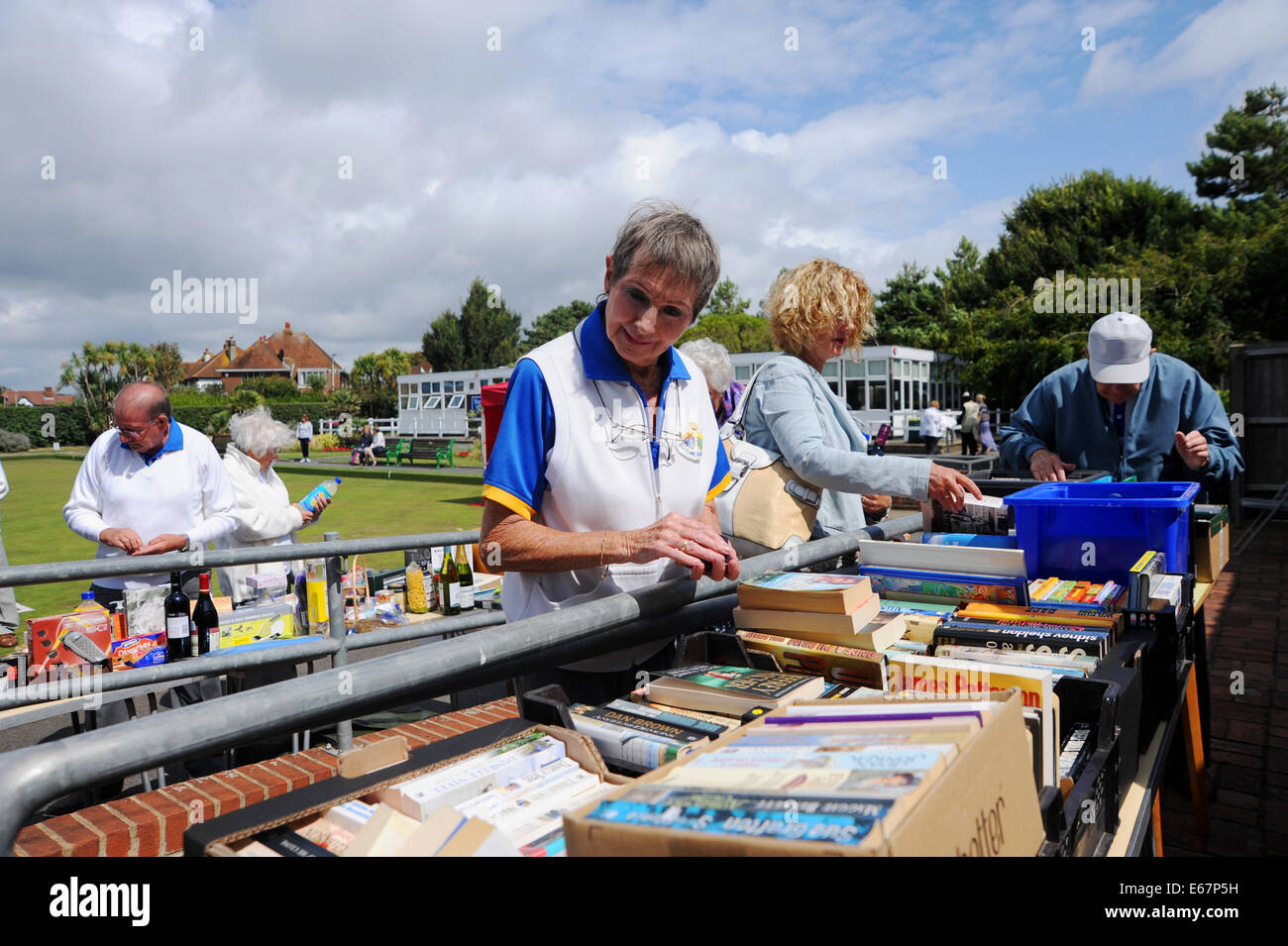 Die Second Hand Buch stand auf der Marine Gardens Bowls Club in Worthing Charity Tag der offenen Tür Stockfoto