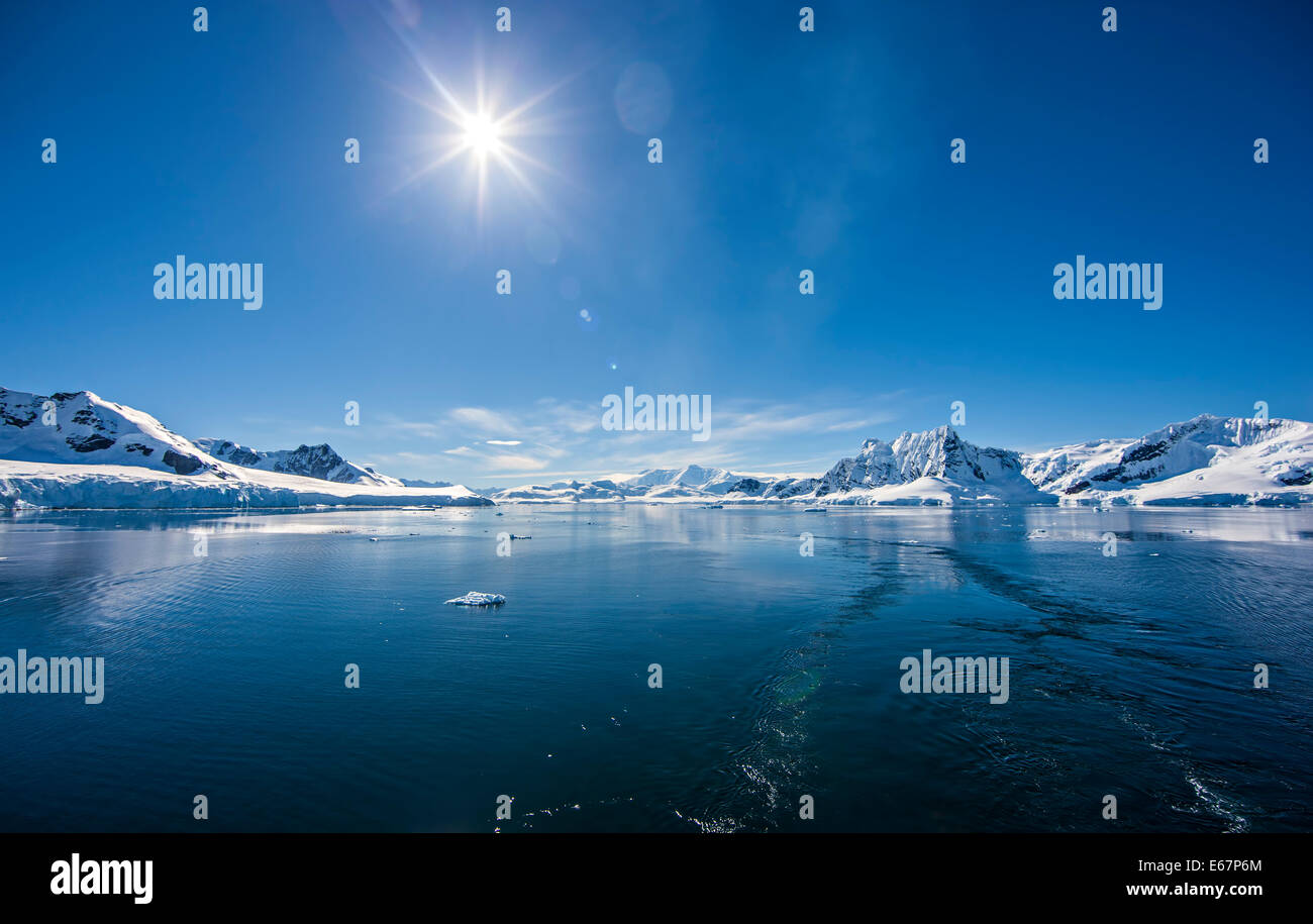 Antarktis außergewöhnlicher natürlicher Schönheit, Paradise Bay Halbinsel.  Foto; 27. Dezember 2011 Stockfoto