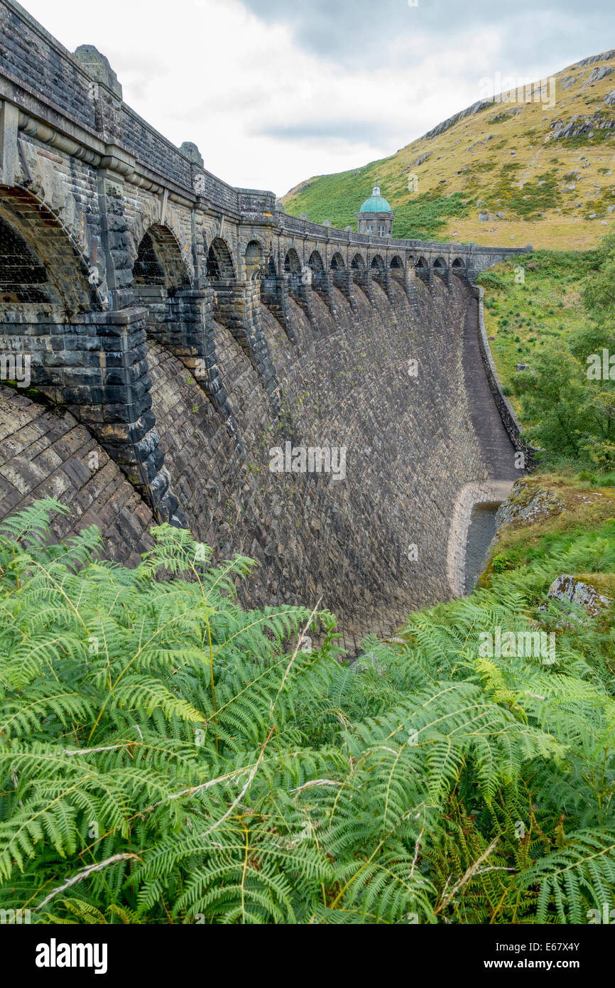 Graig Goch Reservoir und Mauerwerk Damm in Elan-Tal, Powys, Wales, Großbritannien Stockfoto