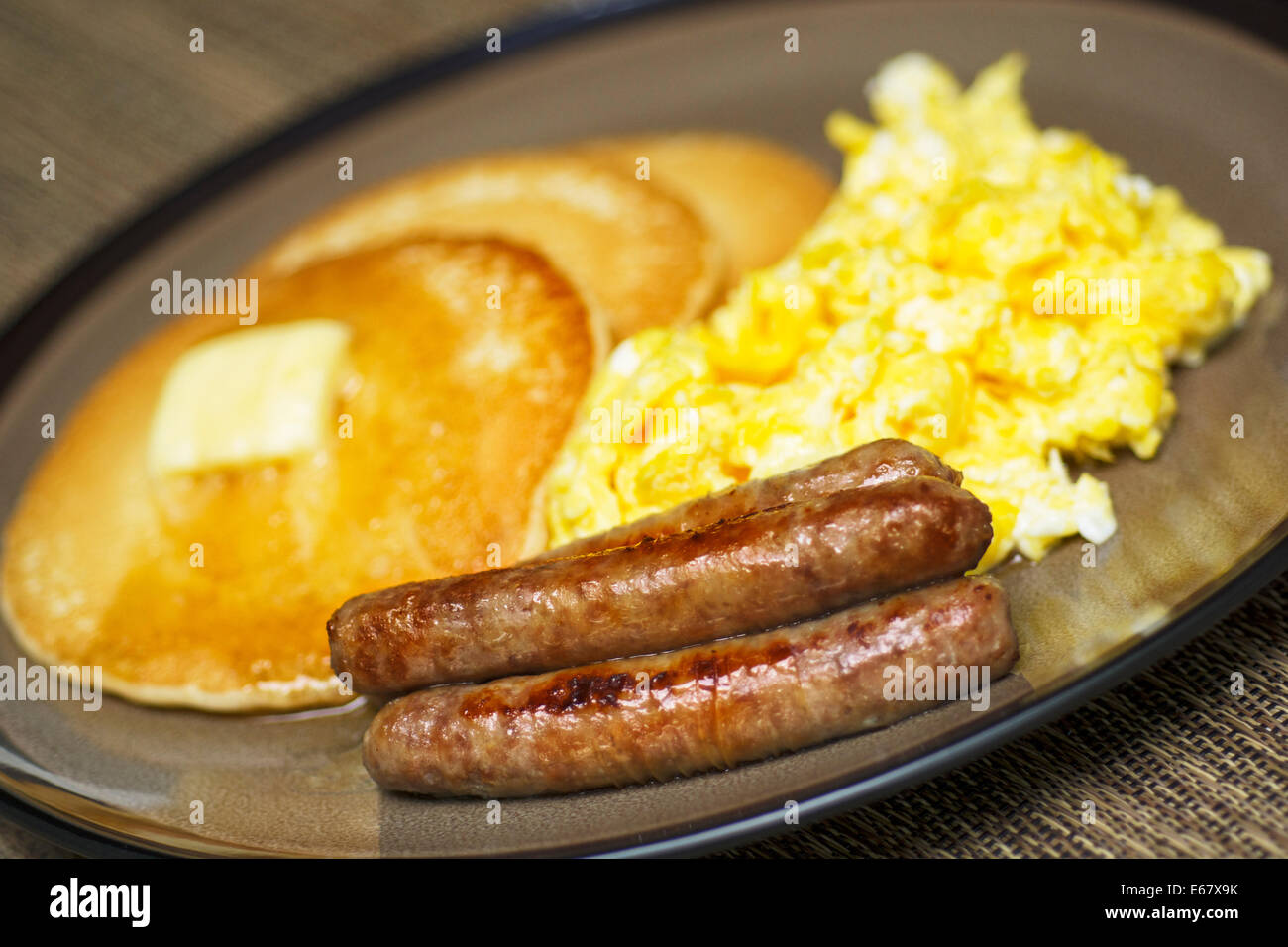 Eiern Pfannkuchen Würstchen Frühstück Stockfoto