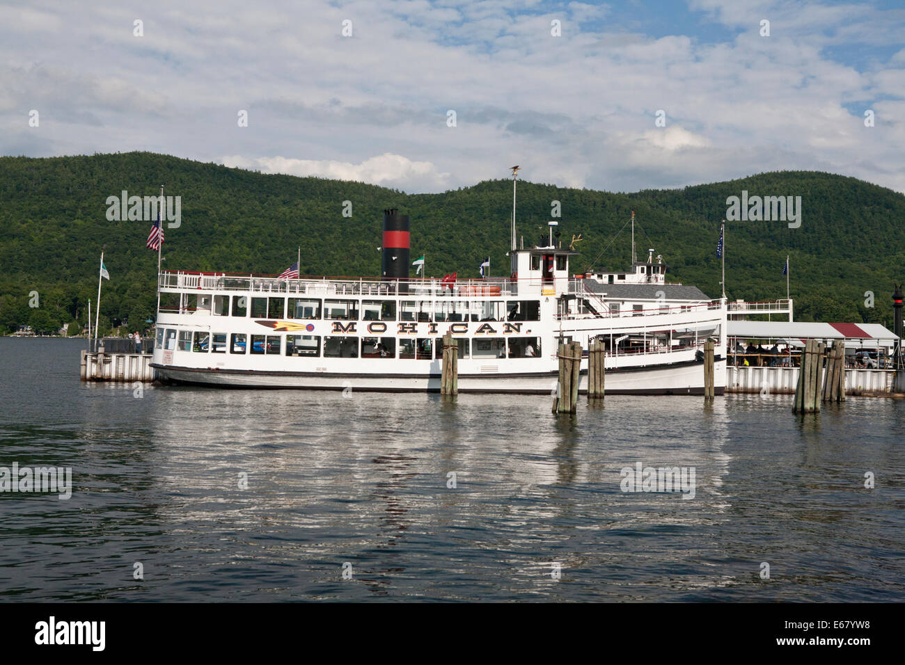 Paddel Touristenboot Mohikaner am Lake George, New York. Stockfoto