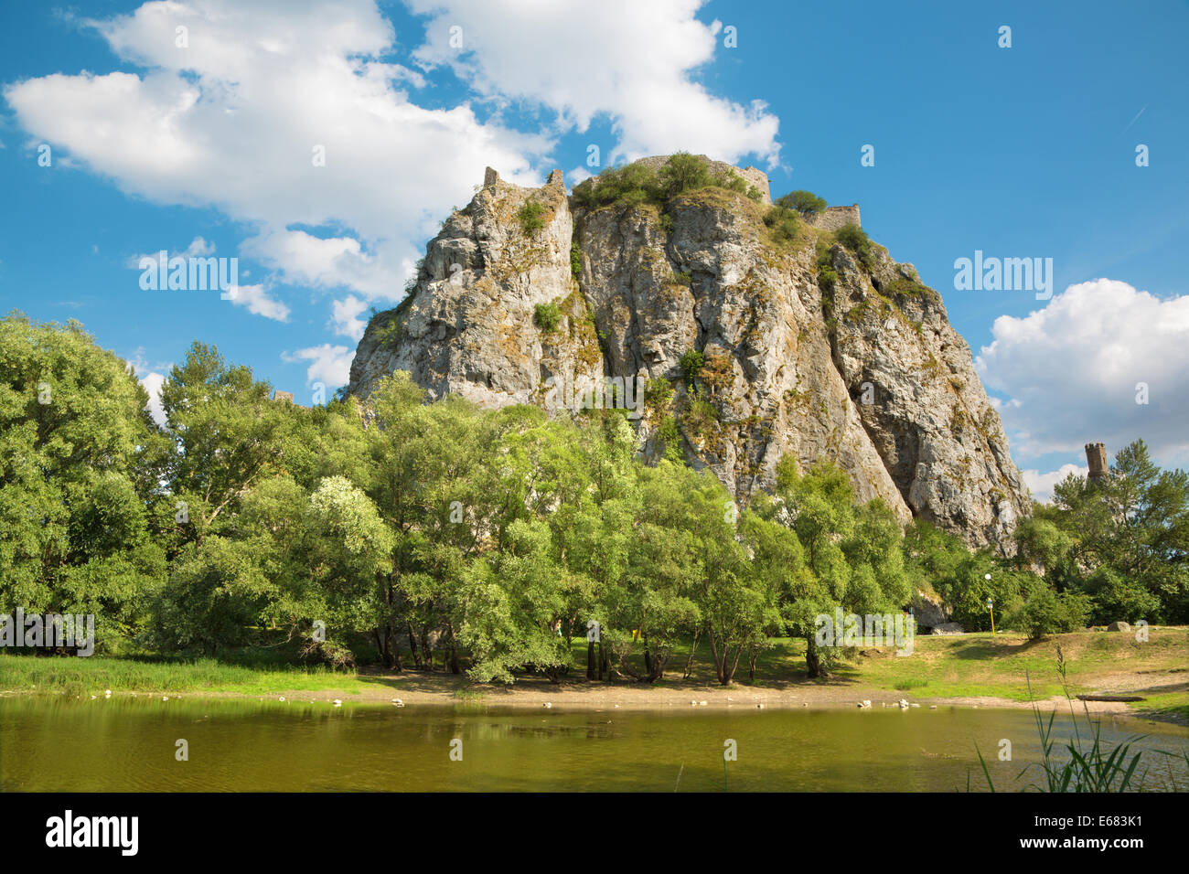 Die Ruinen der Burg Devin in der Nähe von Bratislava Stockfoto