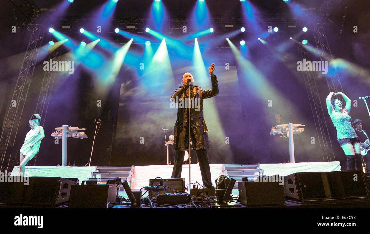 The Human League spielt V Festival Hylands Park auf 16.08.2014, Chelmsford.  Personen im Bild: Philip Oakey.   Bild von Julie Edwards Stockfoto