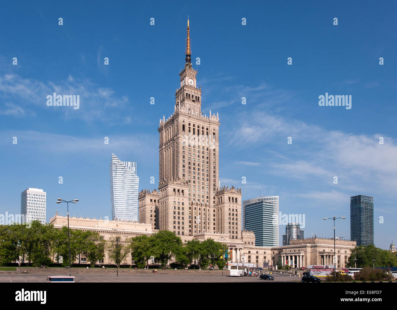 Warschau Stadtzentrum mit Palast der Kultur und Wissenschaft (PKiN), ein Wahrzeichen und Symbol des Stalinismus und Kommunismus Stockfoto