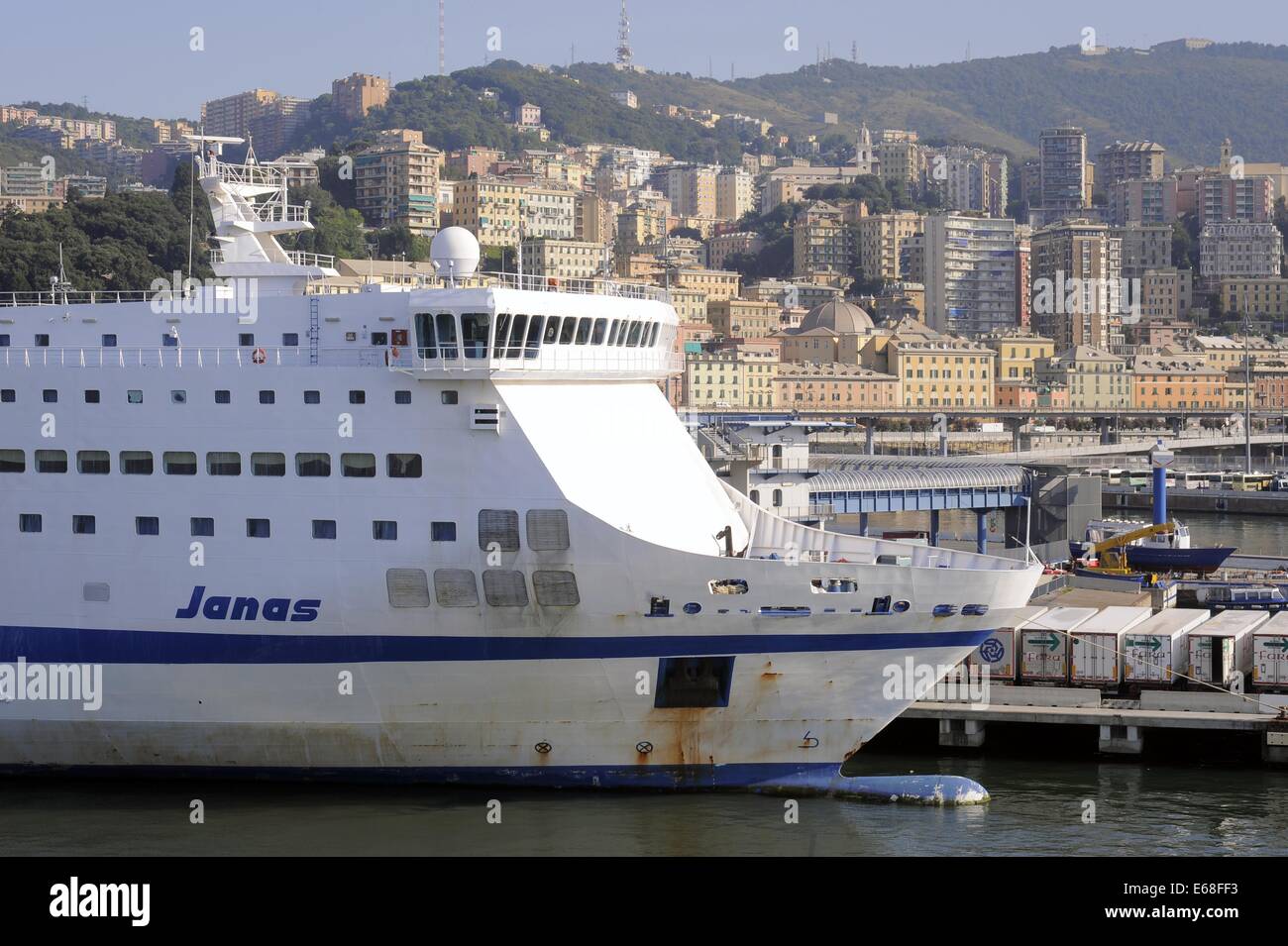 Hafen Genua (Italien), Kreuzfahrtschiffe am Liegeplatz Stockfoto
