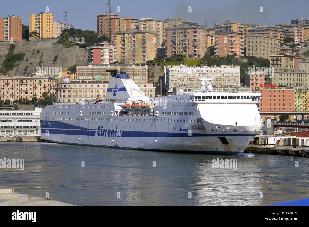 Hafen Genua (Italien), Kreuzfahrtschiffe am Liegeplatz Stockfoto