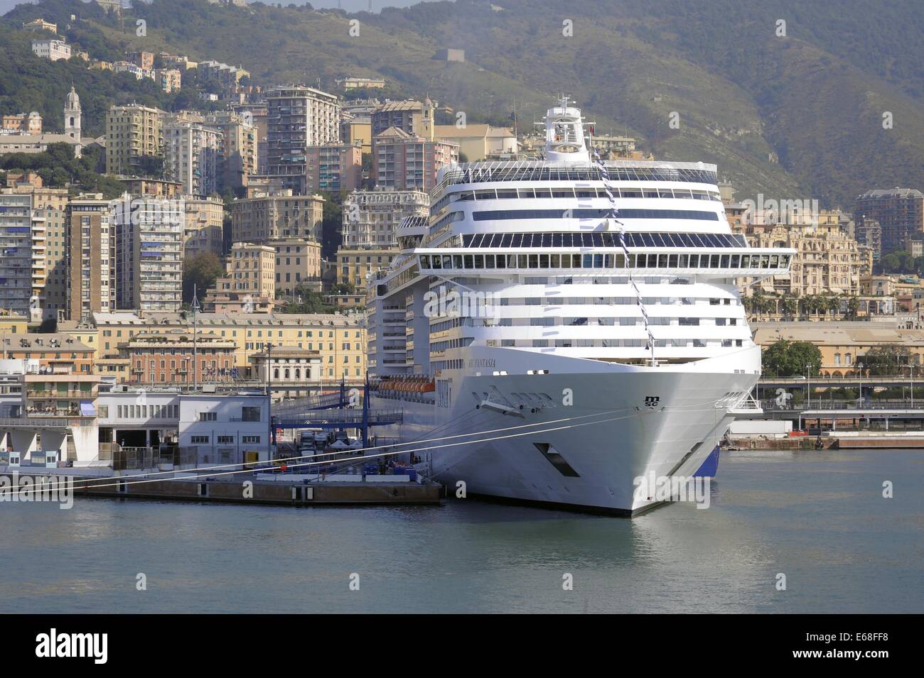 Hafen Genua (Italien), Kreuzfahrtschiffe am Liegeplatz Stockfoto