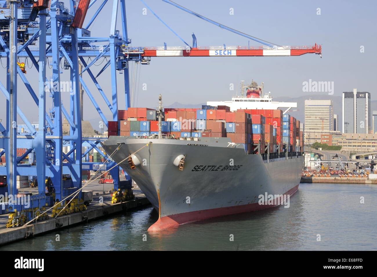 Hafen Genua (Italien), Containerschiff Stockfoto