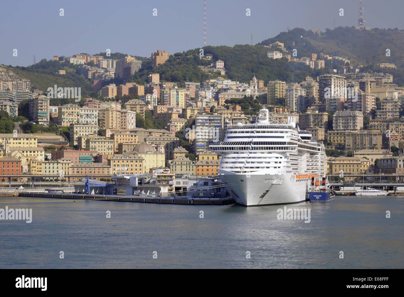 Hafen Genua (Italien), Kreuzfahrtschiffe am Liegeplatz Stockfoto