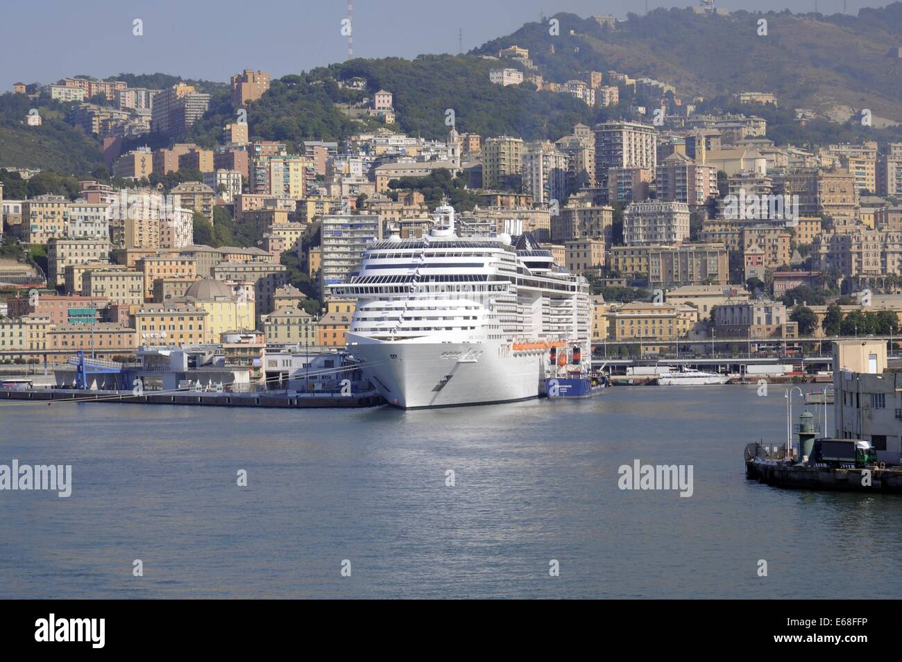 Hafen Genua (Italien), Kreuzfahrtschiffe am Liegeplatz Stockfoto