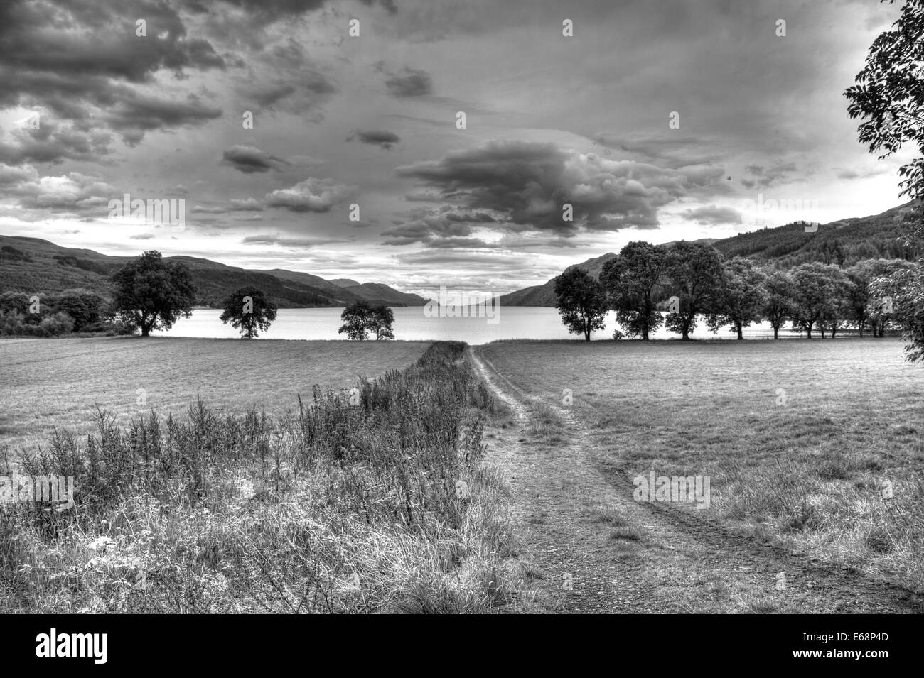 Schwarz / weiß-Landschaft am Rande des Loch Ness geschossen Stockfoto