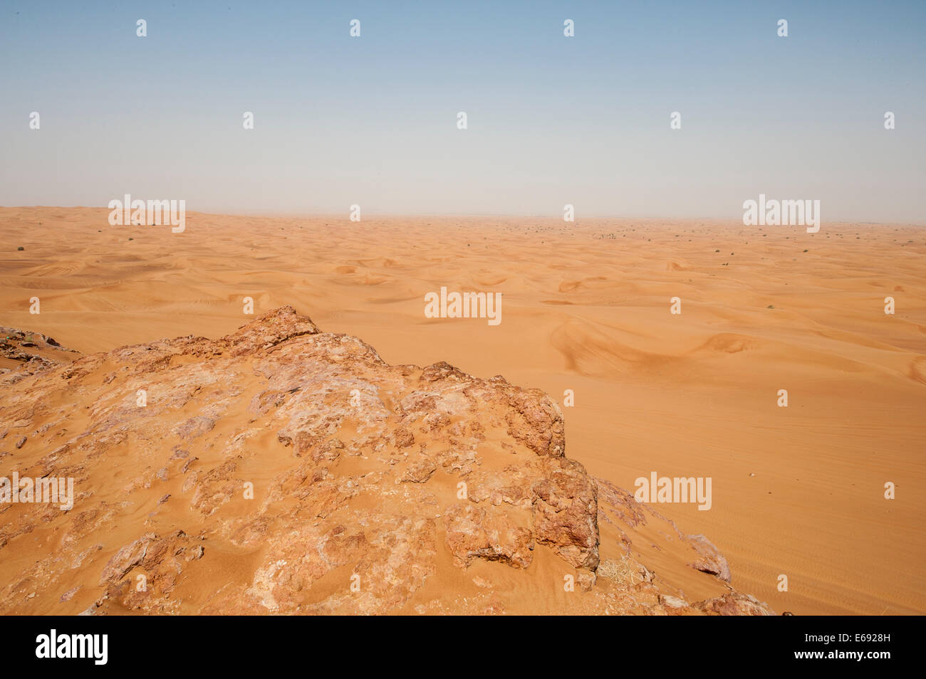 Wüste außerhalb Dubai, Vereinigte Arabische Emirate (VAE). Stockfoto