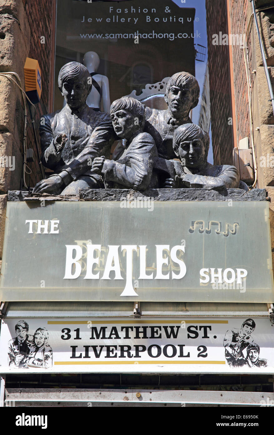 Statue der Beatles pop Gruppe über einen auf