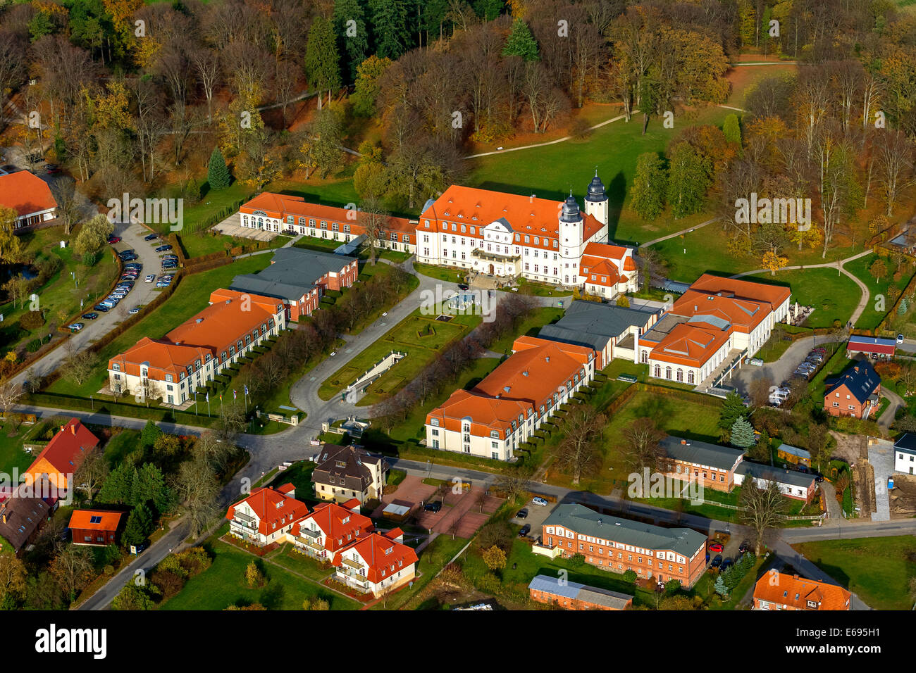 Luftaufnahme, Radisson Blu Resort Schloss Fleesensee Scandinavian Golf Club in Göhren-Lebbin, Mecklenburg-Vorpommern Stockfoto