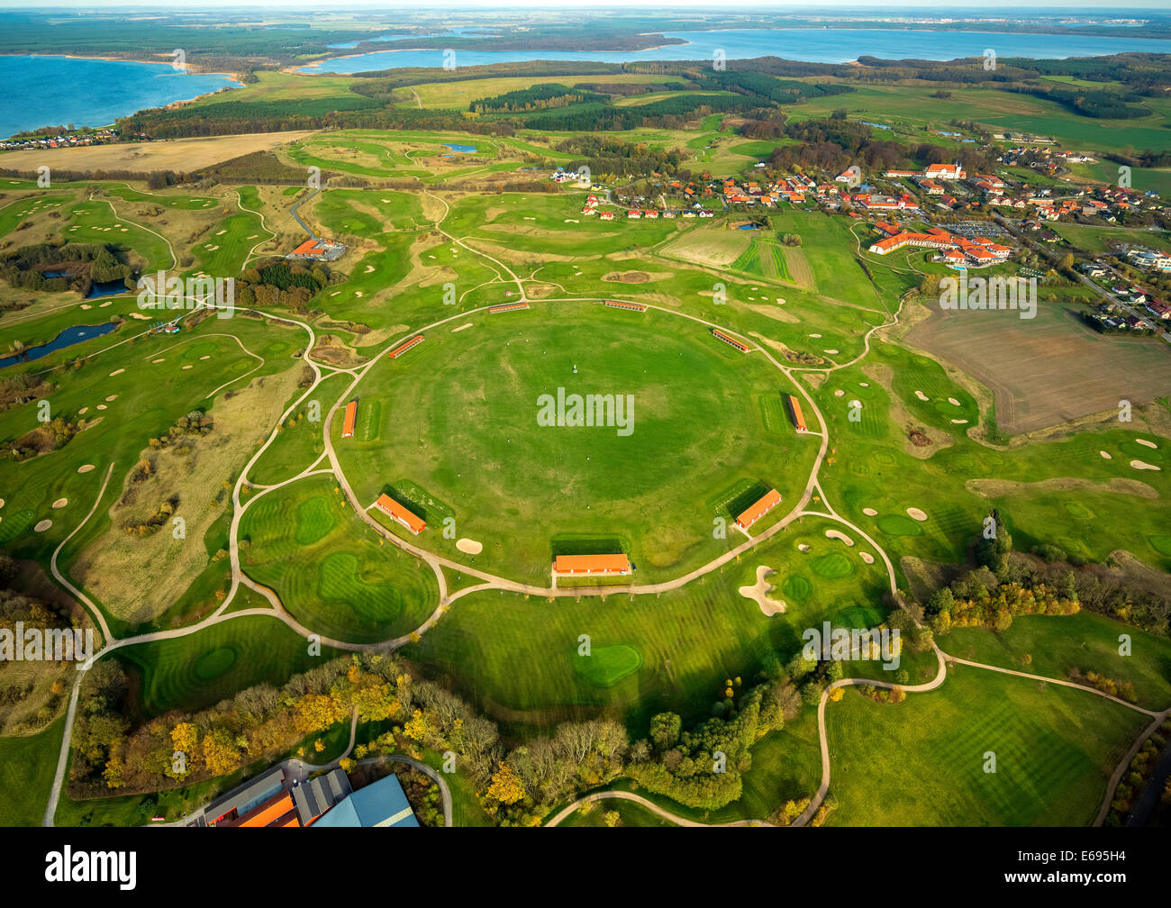 Luftaufnahme, Driving Range des Golf und Country Club Fleesensee Scandinavian Golf Club in Göhren-Lebbin Stockfoto