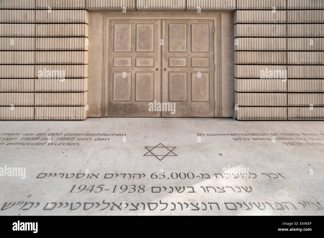 Mahnmal für die österreichischen jüdischen Opfer der Shoah, von Rachel Whiteread, eingeweiht im Jahr 2000 Juden Platz, Wien Stockfoto