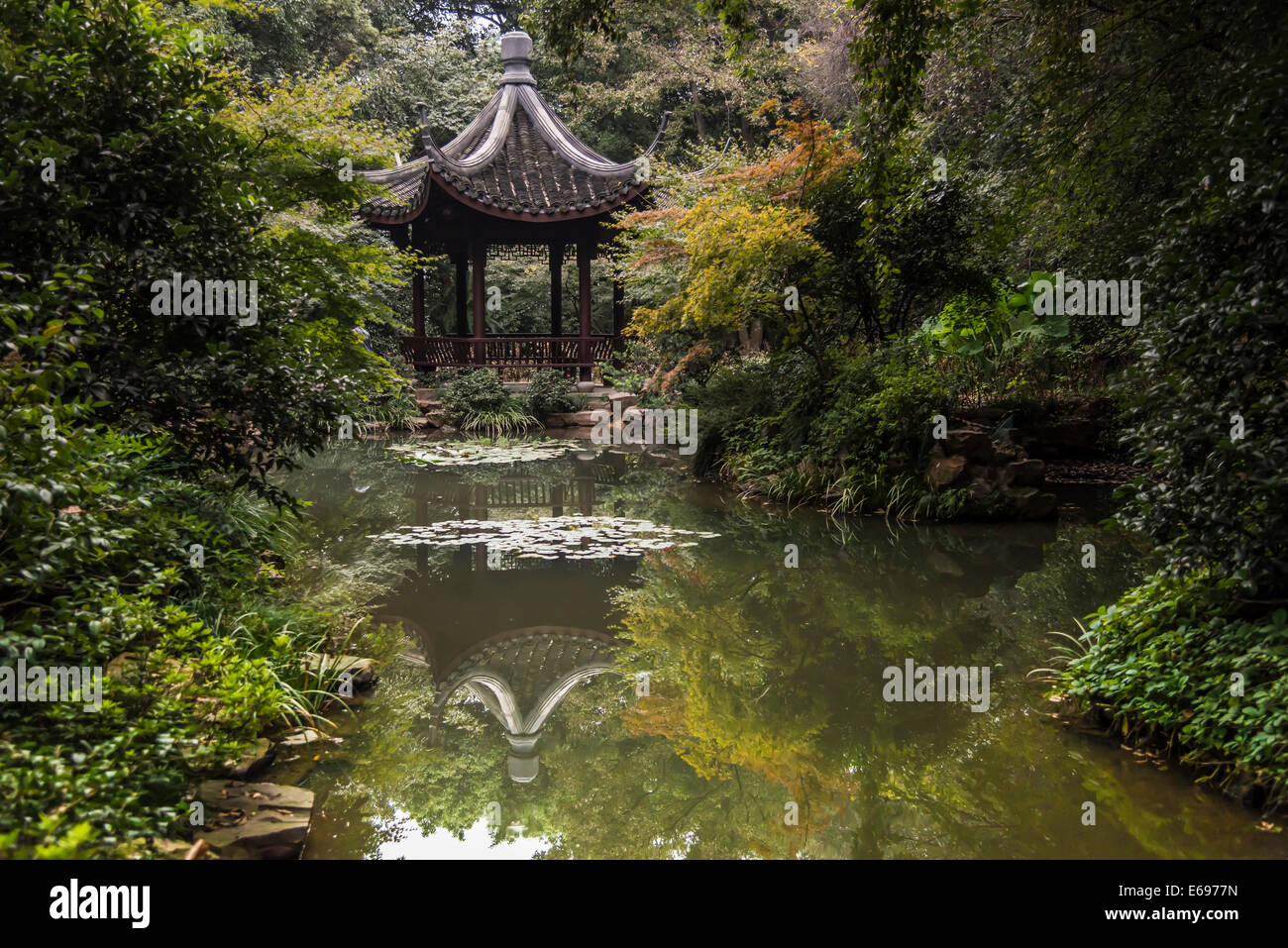 Pavillon gartenteich Fotos und Bildmaterial in hoher Auflösung Alamy