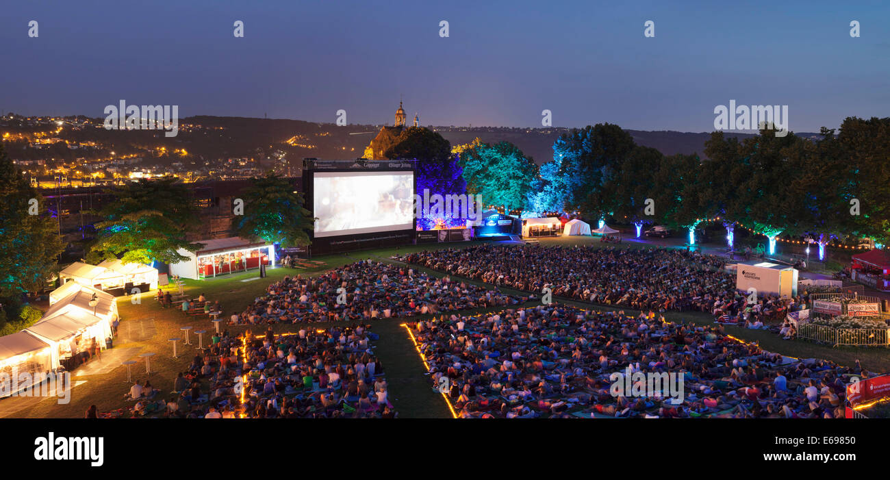 Open Air Kino im Innenhof Burg, Esslingen am Neckar, Baden-Württemberg, Deutschland Stockfoto