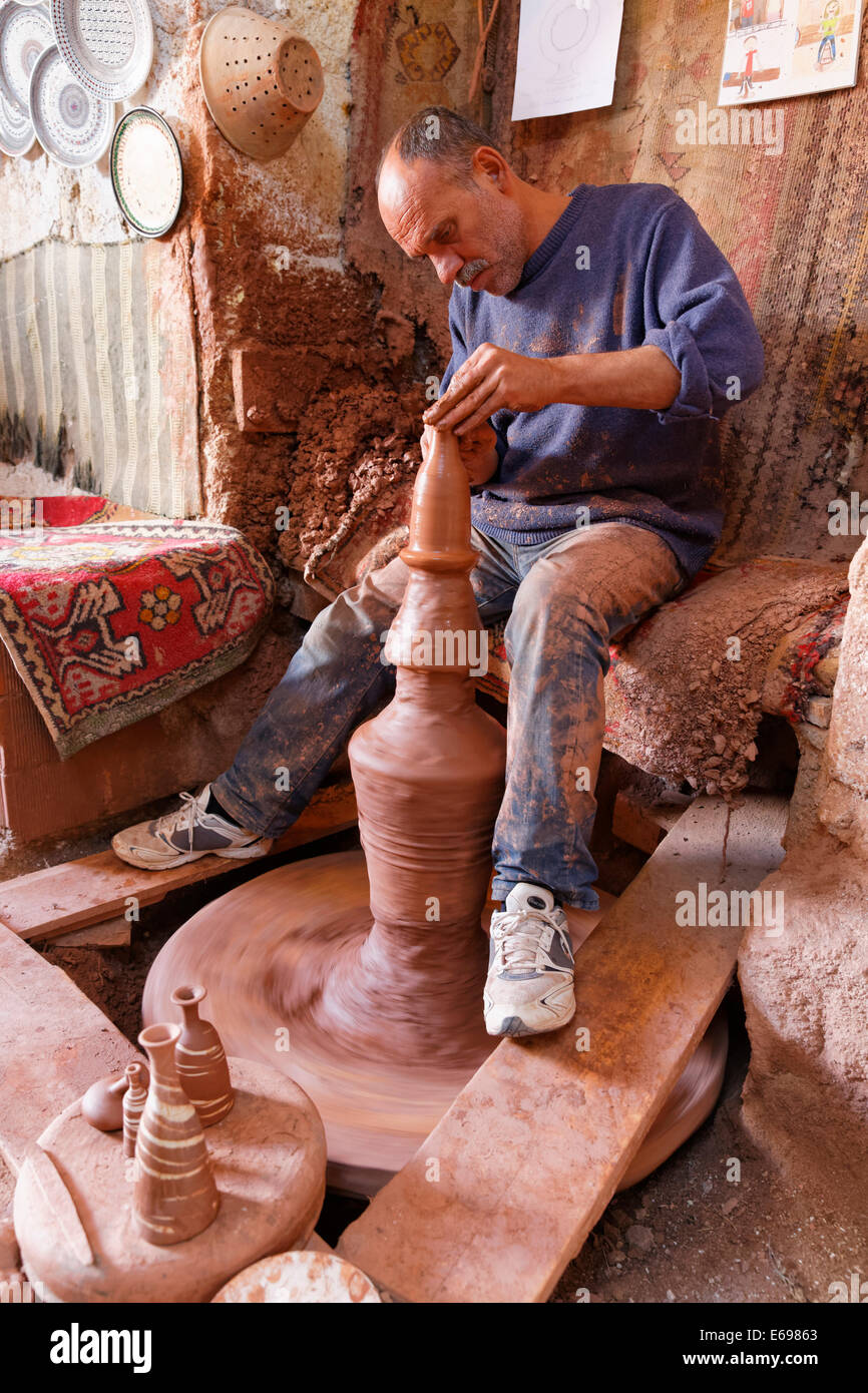 Potter Hasan Bircan in seiner Töpferei Chez Bircan, Avanos, Nevşehir Provinz, Kappadokien, Zentralregion Anatolien, Anatolien Stockfoto