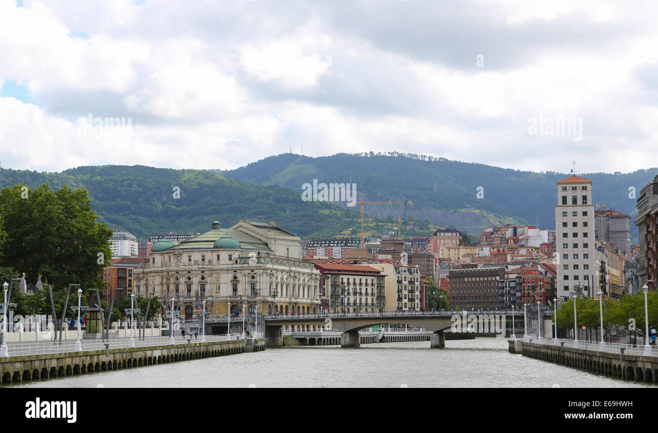 Blick auf das Zentrum von Bilbao, Baskenland, Spanien. Stockfoto