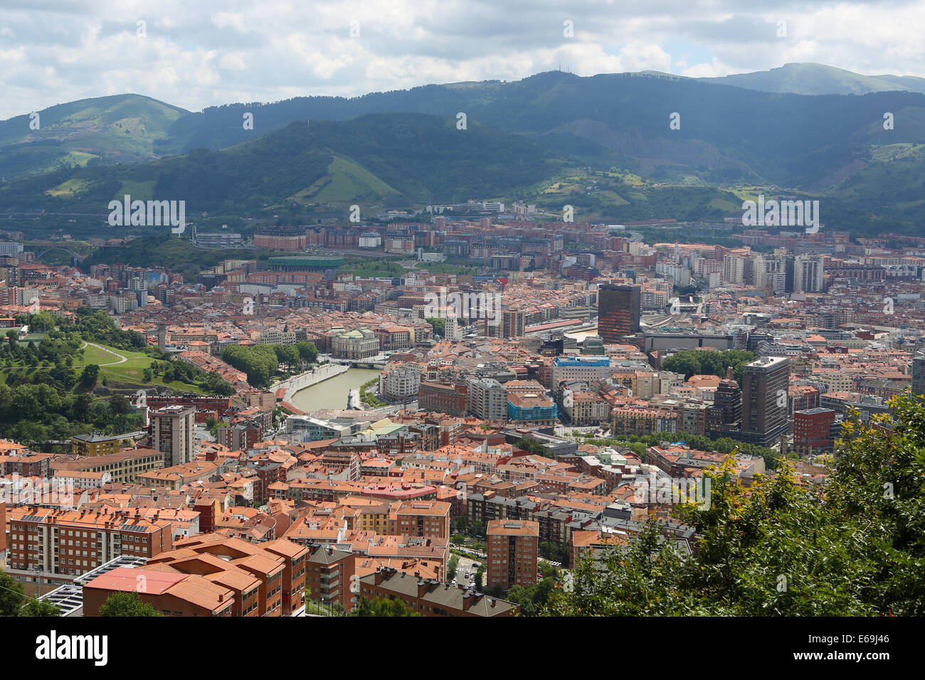 Panorama auf das Zentrum von Bilbao, Baskenland, Spanien. Stockfoto