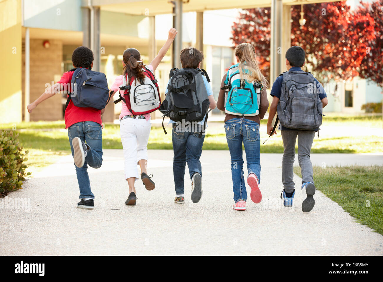 Schulkinder Schulkind Zur ck Zur Schule Stockfotografie Alamy