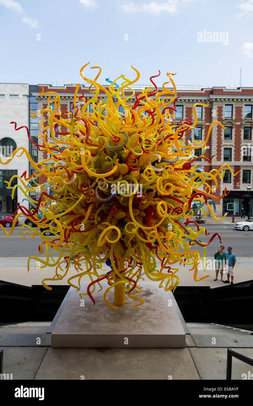 Dale Chihuly Sonne Skulptur außerhalb Montreal Museum der bildenden Künste Stockfoto