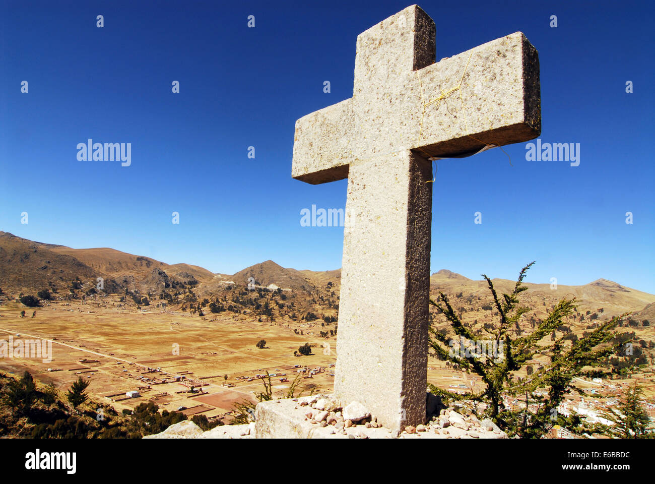 Bolivien, Copacabana, Anzeigen eines Kreuzes repräsentieren die 12 Stufen des Kreuzes auf dem Gipfel des Monte Calvario gebaut Stockfoto