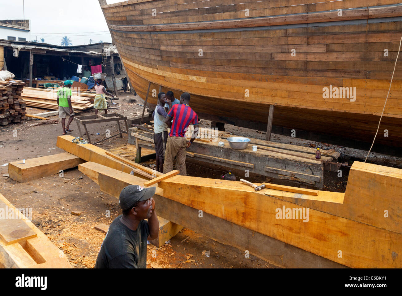 Bootsbau und Reparatur Hof, Elmina, Ghana, Afrika Stockfoto