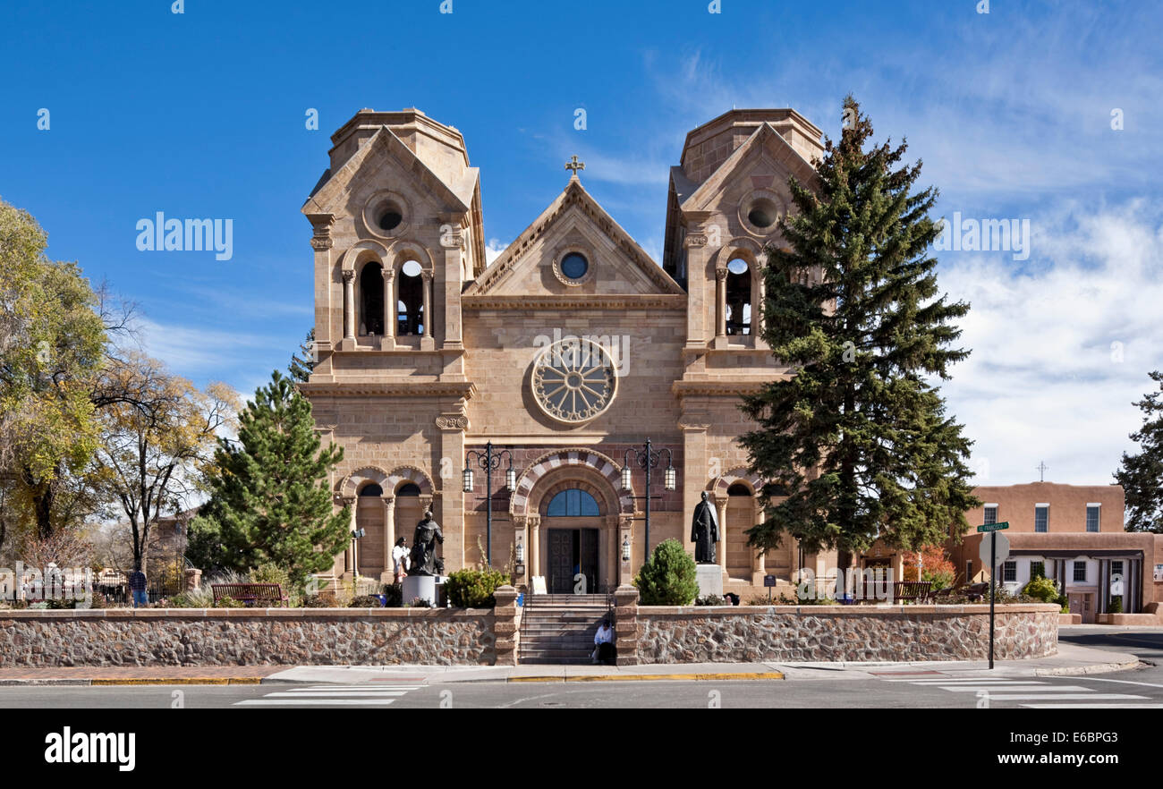 Kathedrale Basilica des Heiligen Franziskus von Assisi, Santa Fe, Vereinigte Staaten von Amerika. Architekt: Jean Baptiste Lamy, 1886. Stockfoto