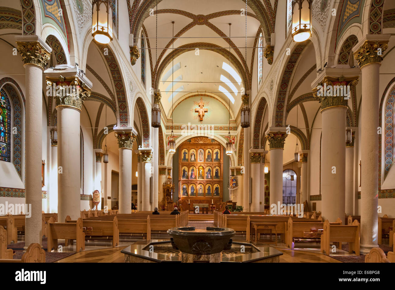 Kathedrale Basilica des Heiligen Franziskus von Assisi, Santa Fe, Vereinigte Staaten von Amerika. Architekt: Jean Baptiste Lamy, 1886. Stockfoto
