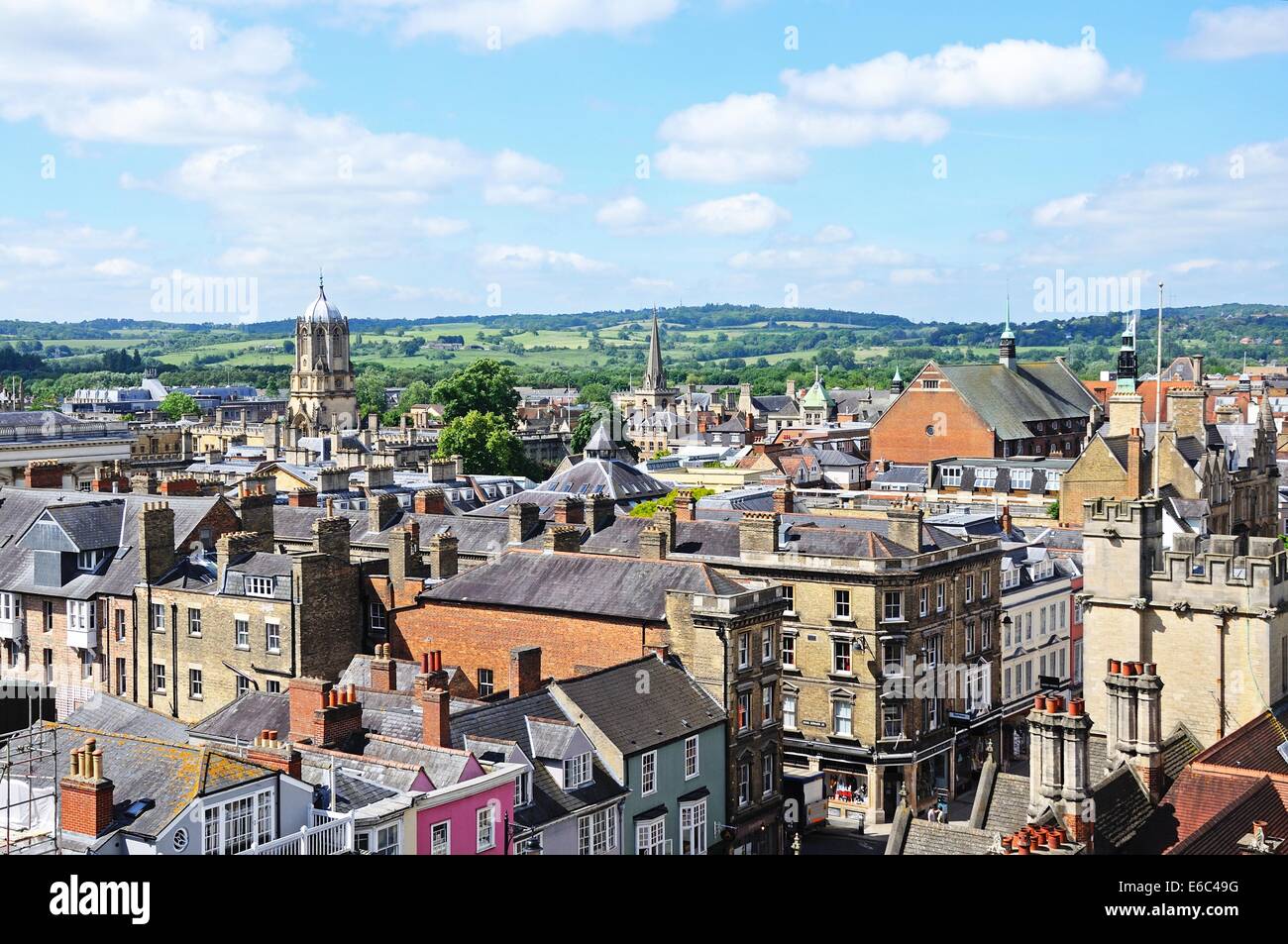 Blick über die Dächer der Stadt von der Universität von St Mary spire, Oxford, Oxfordshire, England, UK, Westeuropa. Stockfoto