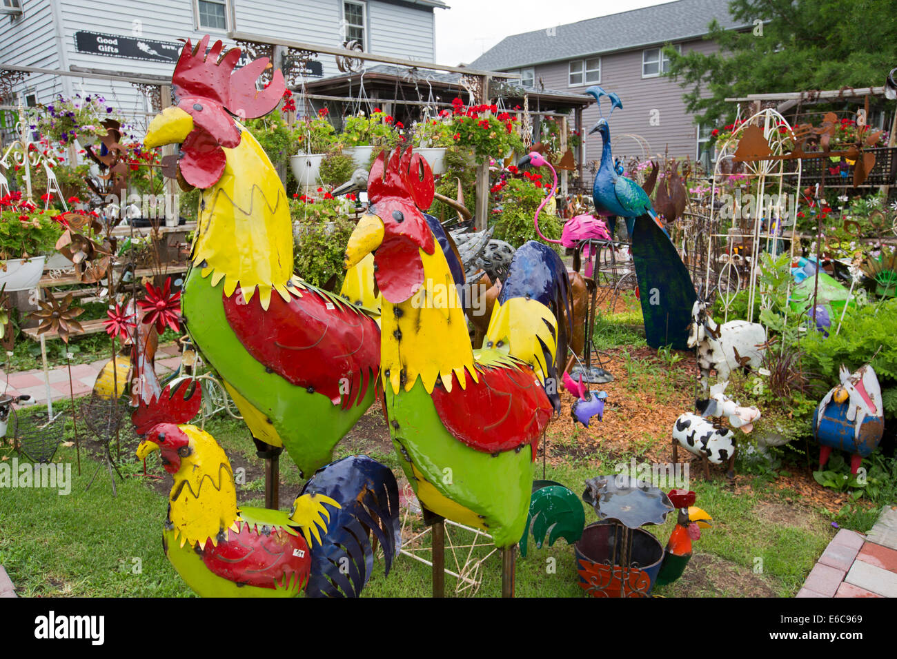 Amana, Iowa - Garten Dekorationen zum Verkauf an einen Shop in den ehemals kommunalen Amana Kolonien. Stockfoto