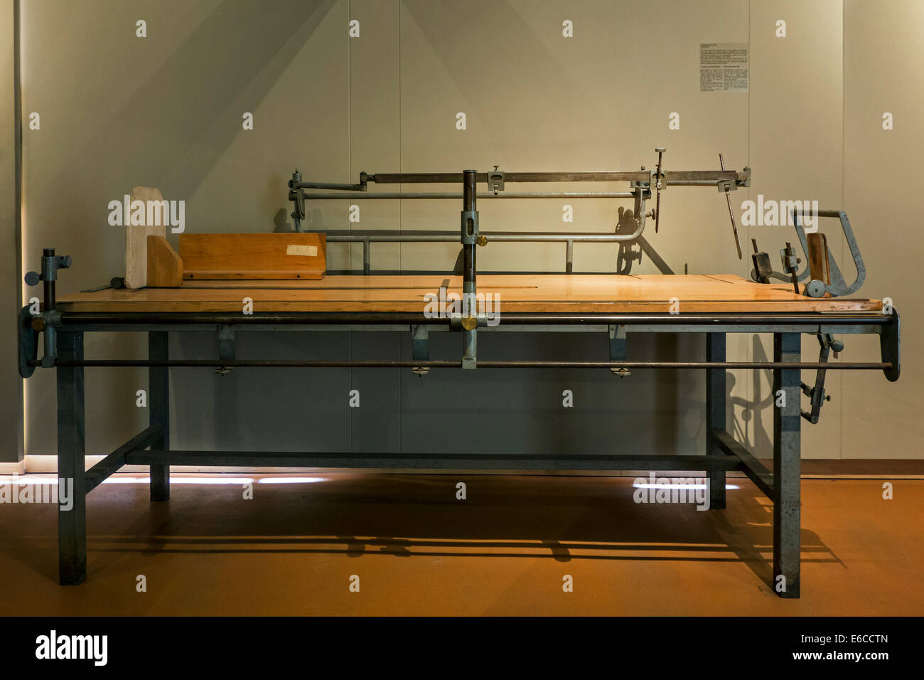 Körpervermessung Tabelle entworfen von französischen Anthropometrist Maurice Verdun, Dr. Guislain Museum über die Psychiatrie, Gent, Belgien Stockfoto