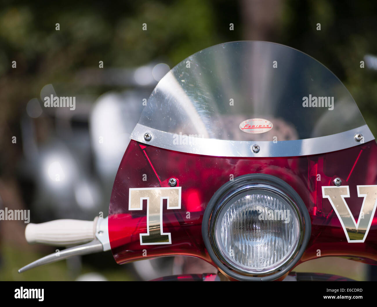 Lambretta TV Scooter Griffe Bars und Frontscheibe Stockfoto