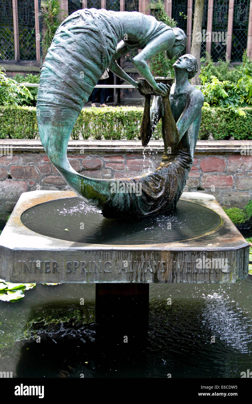 Das Wasser des Lebens in Chester Cathedrial Bildhauers Stephen Broadbent Stockfoto