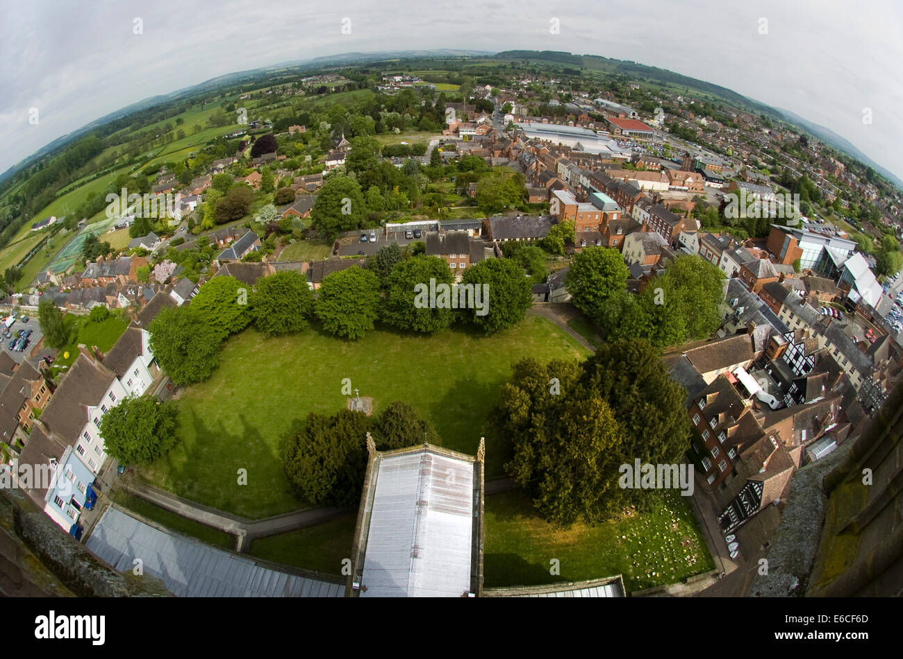 Vogelperspektive auf Ludlow und die Shropshire Hügel von der Spitze der Pfarrei Kirche der St. Laurence, Ludlow Stockfoto