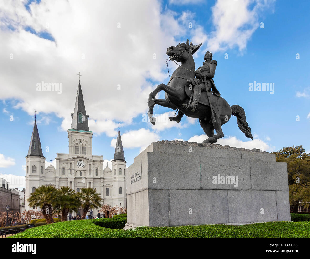 Kathedrale Saint-Louis und Statue von Andrew Jackson, New Orleans, USA. Stockfoto